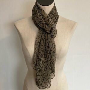 New Black and Tan Leopard Print Scarf
